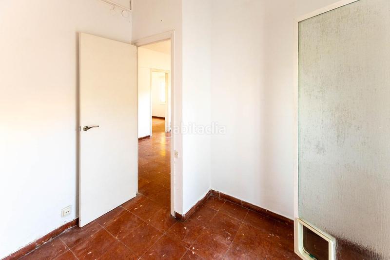 Foto cbaa48e5-3361-4419-addd-f15150d7eca3. Piso  en les corts a reformar en Sant Ramon - Maternitat Barcelona