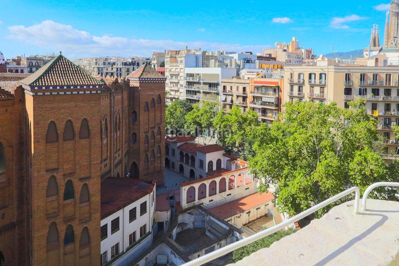 Foto 43b187a9-b3d4-4227-8d74-e7952b62ac22. Dachwohnung in Fort Pienc Barcelona