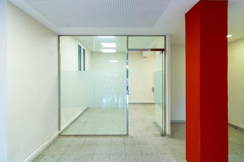 Foto 03328cb6-25e1-4f49-a25e-d7c56e990561. Rent business premise in Centre Esplugues de Llobregat