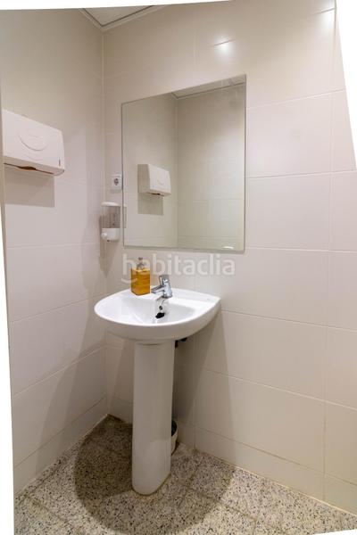 Foto 483fedf6-bb1c-463b-81b2-98e0c44e50a3. Rent business premise in Centre Esplugues de Llobregat