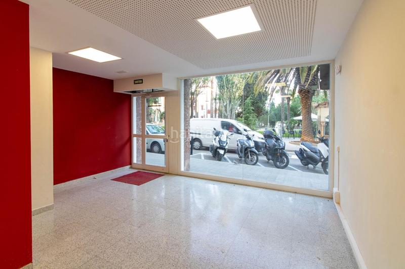 Foto fe0b5d6a-16d3-44a2-a61d-fa783acdcf72. Rent business premise in Centre Esplugues de Llobregat