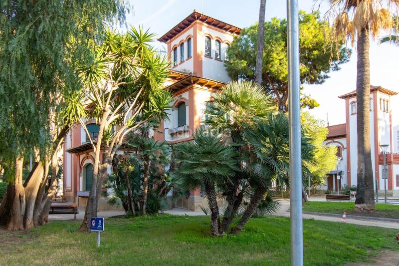 Foto e0876582-bfdb-4a3e-8cd9-5560079f5af4. Miete geschäftsraum in Centre Esplugues de Llobregat