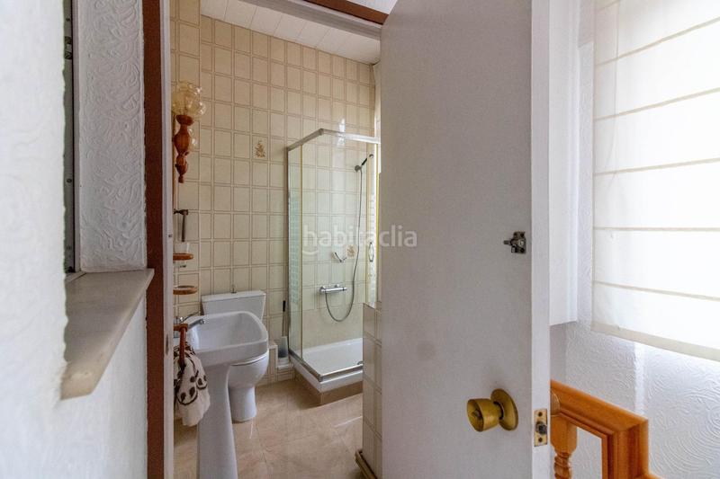 Foto 083799cf-1717-4e23-bb23-acc773b2da7c. Zweistöckige wohnung mit heizung in Centre Santa Coloma de Gramenet