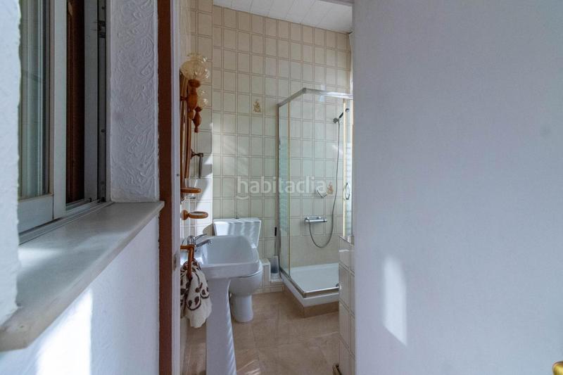 Foto 0a2fcf51-cc78-48b1-a70d-eb16af090ee8. Zweistöckige wohnung mit heizung in Centre Santa Coloma de Gramenet