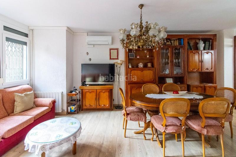 Foto 16ae996d-9d0a-4f44-893b-0107e1be9c7c. Zweistöckige wohnung mit heizung in Centre Santa Coloma de Gramenet