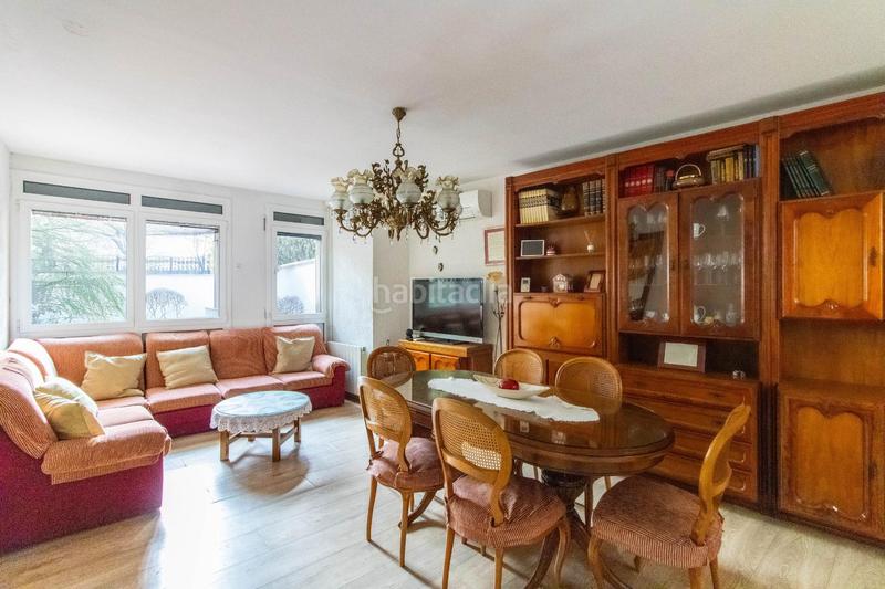 Foto ec318017-4aa7-4666-8288-37a1324e07b6. Zweistöckige wohnung mit heizung in Centre Santa Coloma de Gramenet