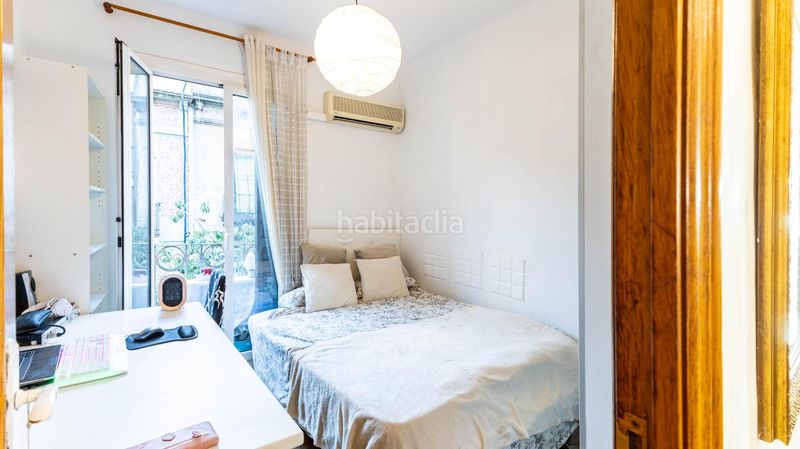 Foto 2c9ae5e6-998d-4ea6-9db2-faf6a46e7c9e. Pis a Sants Barcelona