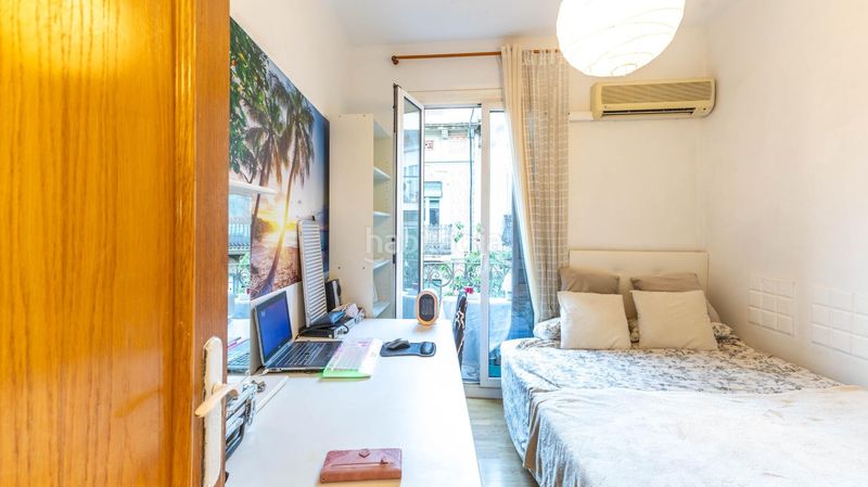 Foto efad5932-56d2-4f1b-bdb4-10b7f48785e4. Pis a Sants Barcelona