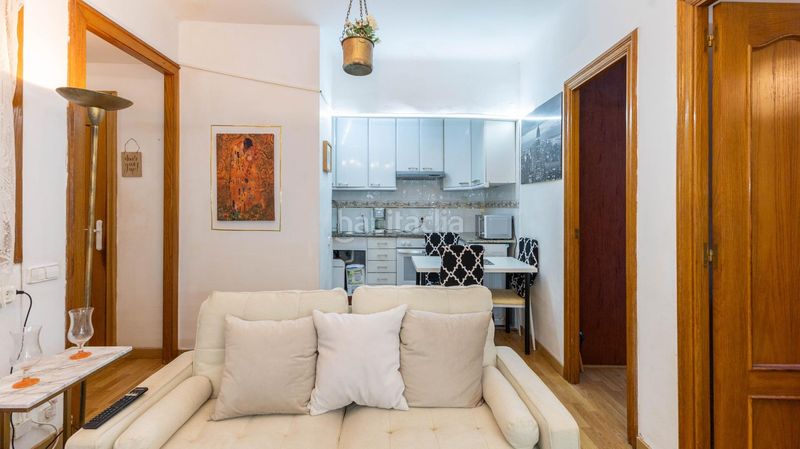 Foto f17491f2-d99e-46a2-9f43-20286725c84b. Pis a Sants Barcelona