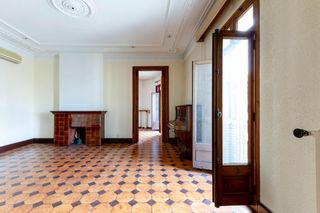 Piso  Corts catalanes