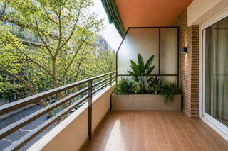 Pis  Castillejos. Pisoconencantoenventabarcelonaeixamplesagradafamiliaconterraza