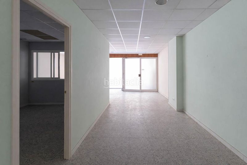 Foto 5d4d14c3-efe6-4445-93fc-83e7f7b61055. Local comercial a Ca n'Aurell Terrassa
