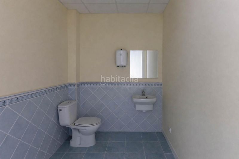 Foto 7d090e83-d4ce-4881-bab3-270f496152cb. Local comercial a Ca n'Aurell Terrassa
