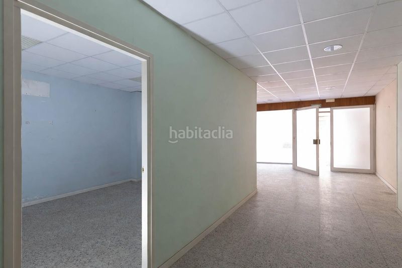 Foto b24b1383-662c-4132-9034-a36ee22bc4b7. Local comercial a Ca n'Aurell Terrassa