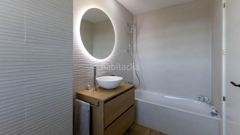 Foto ad5292c1-7f59-4e98-9e8d-baf842456d38. Casa adossada amb calefacció aparcament piscina a Cabrils