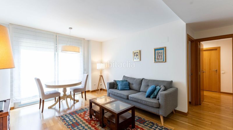 Foto 327e4366-9914-469e-a4d5-de228068ca0c. Pis amb aparcament a Sant Antoni Barcelona