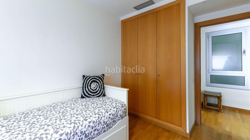 Foto 358ea957-84ad-4f3b-9d31-1154848a663c. Pis amb aparcament a Sant Antoni Barcelona