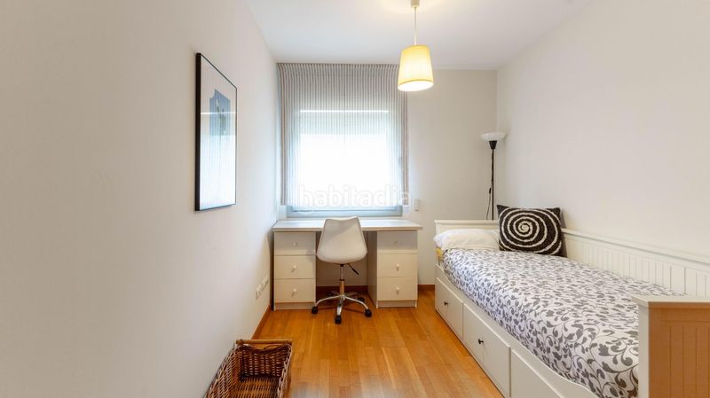 Foto a2f8a4e5-c822-4183-9238-5386af49e71c. Pis amb aparcament a Sant Antoni Barcelona