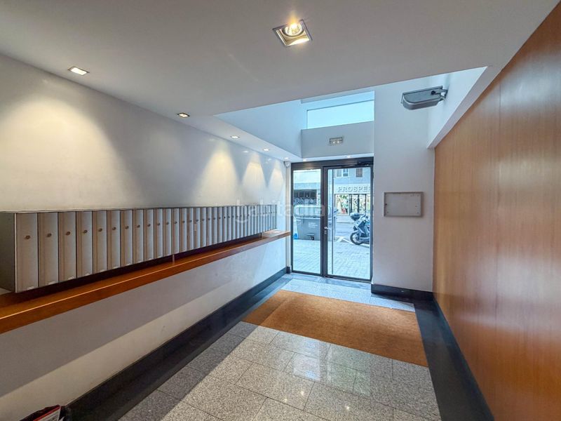 Foto d6ad4681-7d97-4ab1-886f-5d37ea14a08b. Pis amb aparcament a Sant Antoni Barcelona