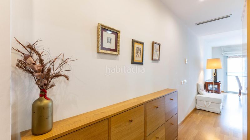 Foto e401f5b1-e0fe-4ab7-8b15-381e2354db1d. Pis amb aparcament a Sant Antoni Barcelona