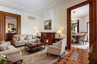 Piso  Corts catalanes