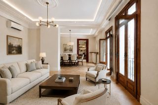 Pis  Corts catalanes. Inmobiliaria en barcelona .  venta de piso finca regia en ensanc