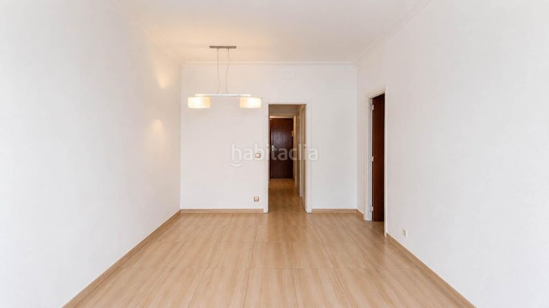 Foto 4d1a4420-e99a-4bfd-bb98-f232542b47b7. Pis amb calefacció a Guinardó Barcelona