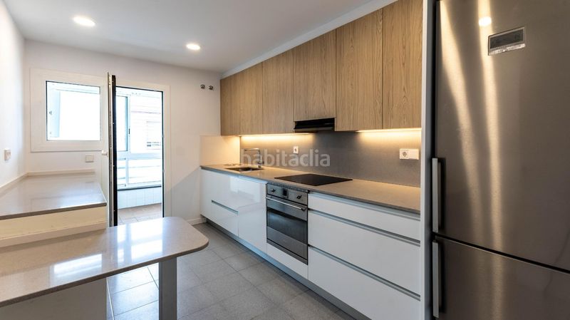 Foto faa5c6b2-706b-4753-99c6-e7d8d8a21457. Pis amb calefacció aparcament a Baix Guinardó Barcelona