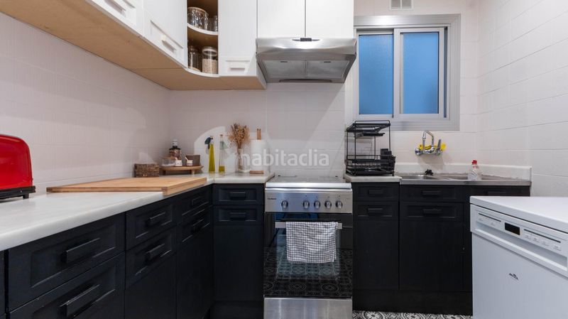 Foto d7bb1b43-3da1-402e-a488-b8926e647e64. Pis amb calefacció a Sants Barcelona