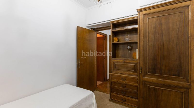 Foto 4963c136-6d8b-48f3-ac60-d47bacda9d11. Pis amb calefacció aparcament a Putget - Farró Barcelona