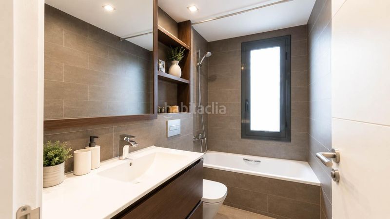 Foto ebd6de78-8f3c-4236-a0b3-e8b44f6e0b6d. Àtic amb calefacció a La Nova Esquerra de l´Eixample Barcelona