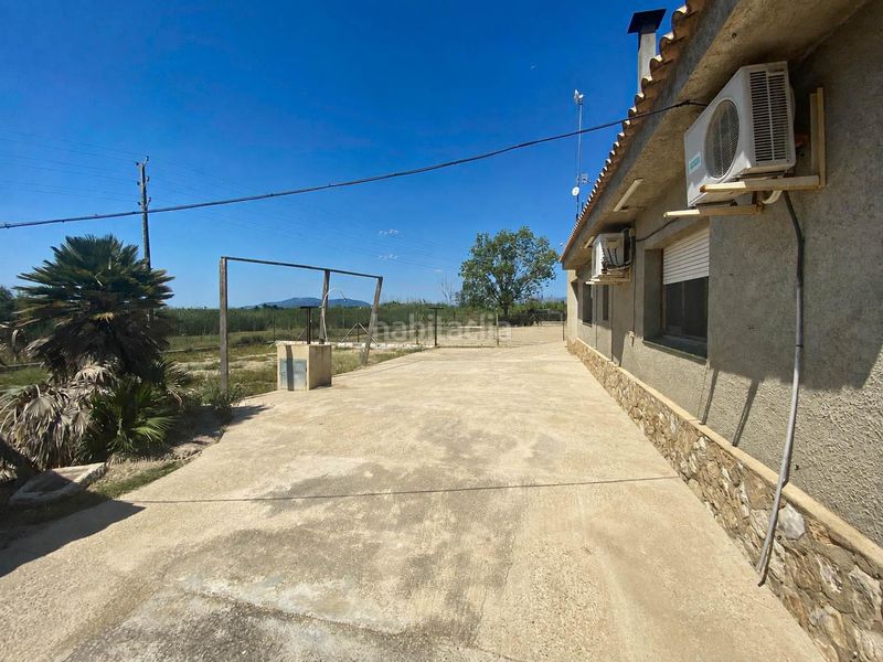 Foto 878e757b-dff9-409d-aa5c-f77a63f66368. Casa amb calefacció aparcament a Deltebre