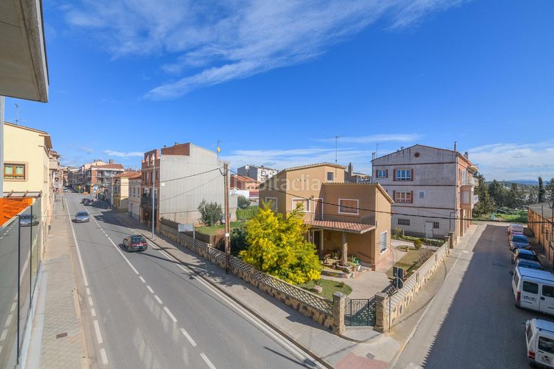 Foto c8f92cee-fc3a-4ce7-ba66-05468e8a5e7e. Pis amb calefacció aparcament a Santpedor