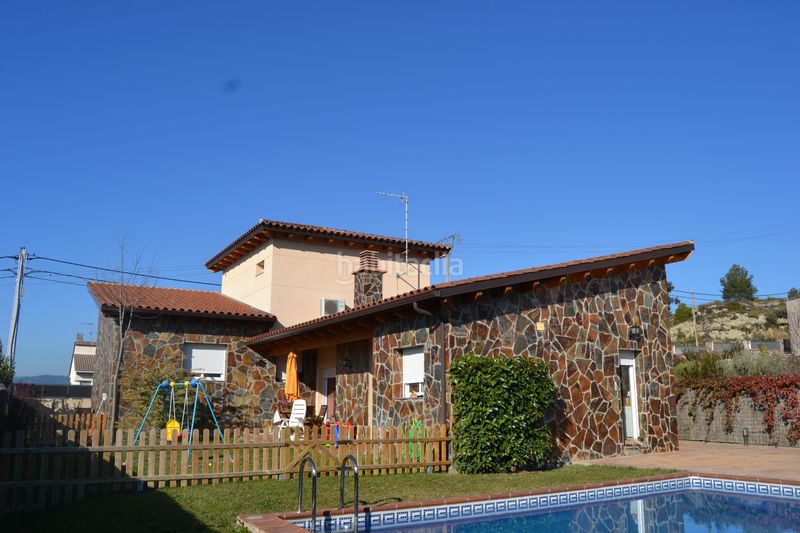Foto fb3797e7-429a-4798-9d29-8d4db47f4d81. Casa amb calefacció aparcament piscina a Sant Vicenç de Castellet