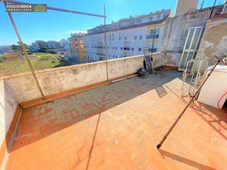 Dúplex en Nord. Apartamento de 2 dormitorios, tipo duplex, con terraza de 14 m2