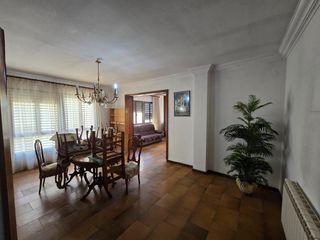 Etagenwohnung in Nord. Piso grande en la zona puerto