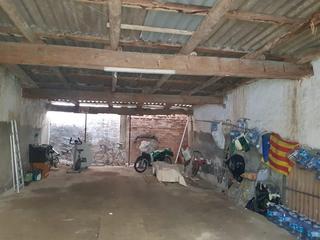Business premise in El Maset. Almacen