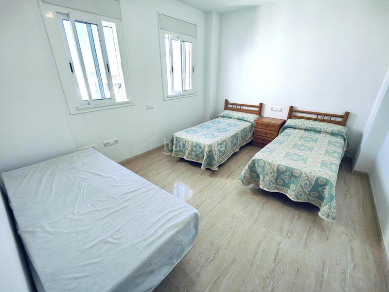 Foto e8ca49f5-bccb-46e5-a761-2f96254c9234. Ático  duplex de 5 dormitorios en la zona centro con gran terraza en Sant Carles de la Ràpita