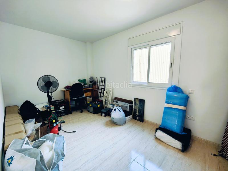 Foto ff5d902d-bf08-40c7-8e2a-2eec2a82e410. Ático  duplex de 5 dormitorios en la zona centro con gran terraza en Sant Carles de la Ràpita