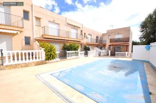Casa adossada  Gladiols dels. Casa adosada de 2 habitaciones  y piscina