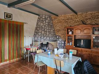 Bauernhof in Nord. Finca rústica con casa y granja de conejos con licencia