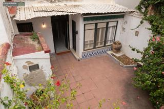 Maison à Centre. Casa centrica del 1900, de planta baja, y dos pisos alto de 120