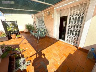 Maison à Avinguda Catalunya. Casa de planta baja y dos plantas altas, de 4 dormitorios, 3 bañ