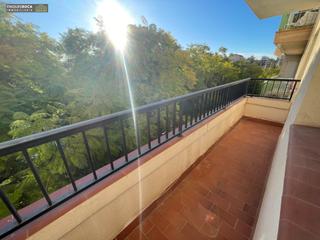 Appartement à Centre. Piso centrico de 3 dormitorios, baño, cocina independiente y ter