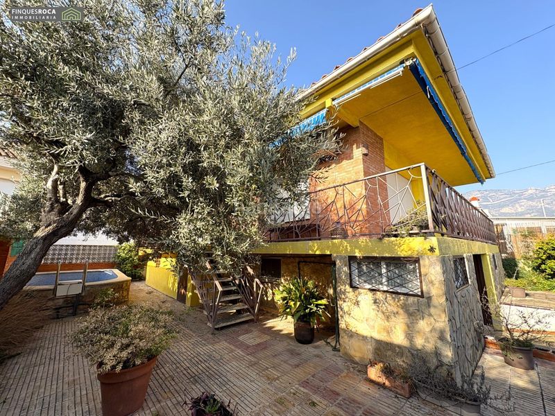 Foto a3a76b6e-184a-4b39-b6ed-87f559186ac5. Xalet amb piscina a Alcanar