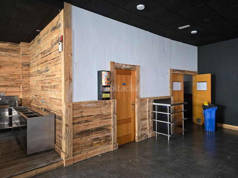 Foto a33b7a2a-f4e8-418f-bfa3-f6c7e76447b3. Affitto locale commerciale in calle calderon barca 30 in Amposta