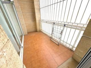 Piso en Deltebre. Piso exterior de 3 dormitorios, baño completo, cocinacomedoresta