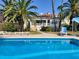 Chalet à Alcanar. Chalet espacioso en alcanar  montsià de mar a solo 300 metros de