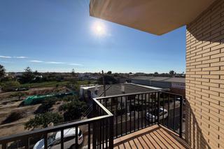 Appartement  Antoni gaudi. Piso en deltebre cerca del centro de la población y del río ebro