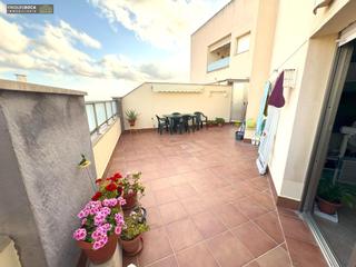 Àtic  Barranc dels penjats. Ático de 2 dormitorios dobles, 2 baños, cocina independiente, te